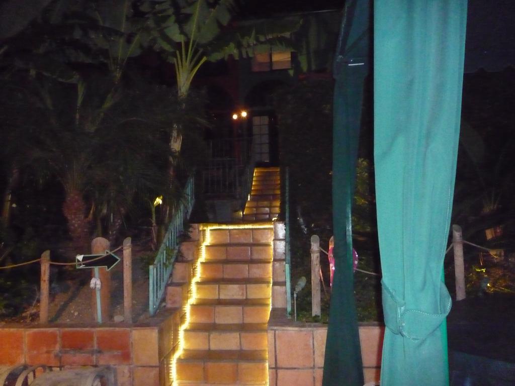 Woodland Hills Calabasas Guesthouses Los Angeles Exterior foto