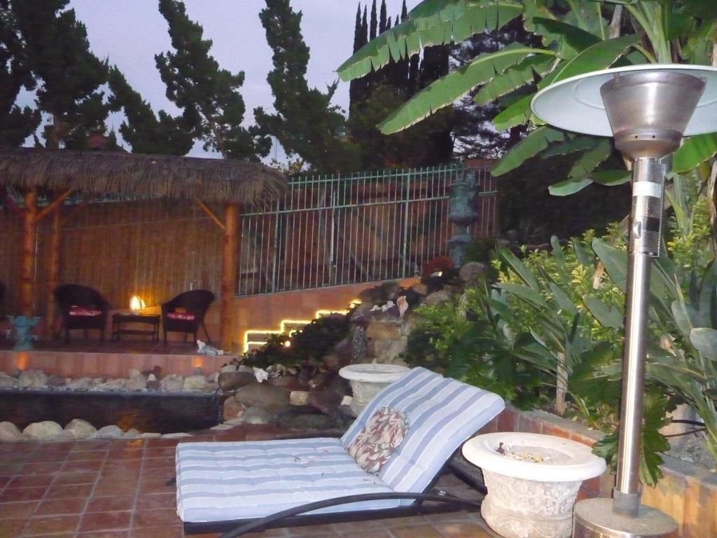 Woodland Hills Calabasas Guesthouses Los Angeles Exterior foto