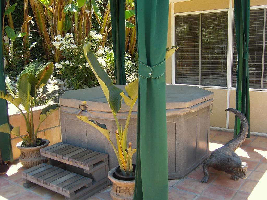 Woodland Hills Calabasas Guesthouses Los Angeles Exterior foto